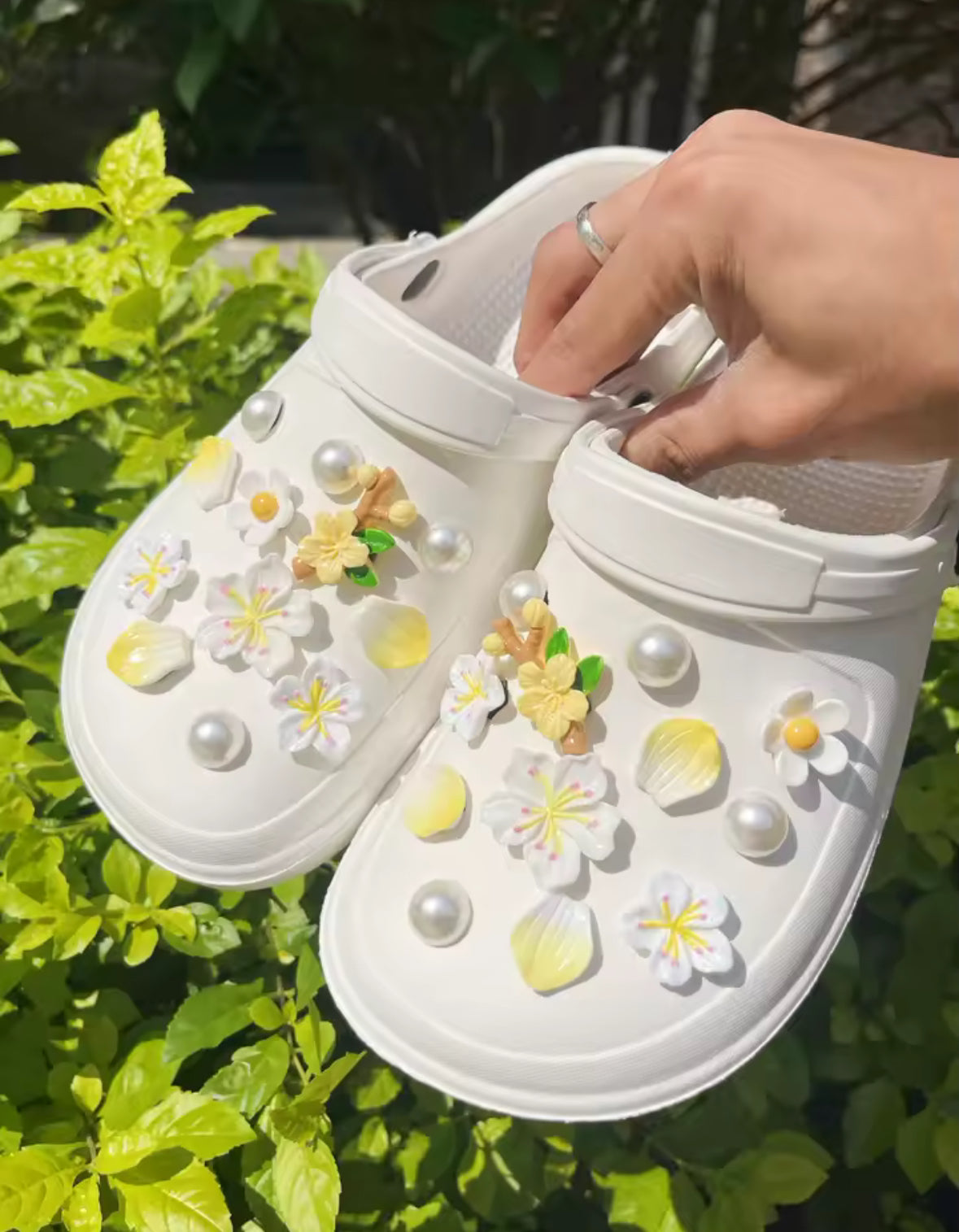 Lemon Lilium Bloom Clog Charms Set