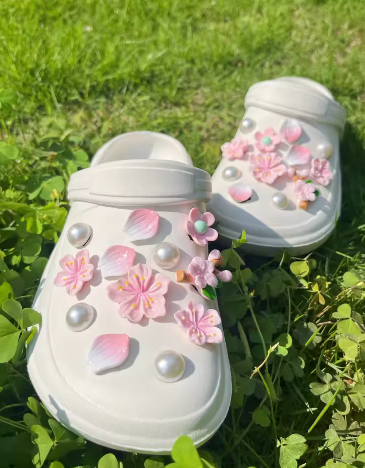 Sakura Blush Petals Clog Charms Set