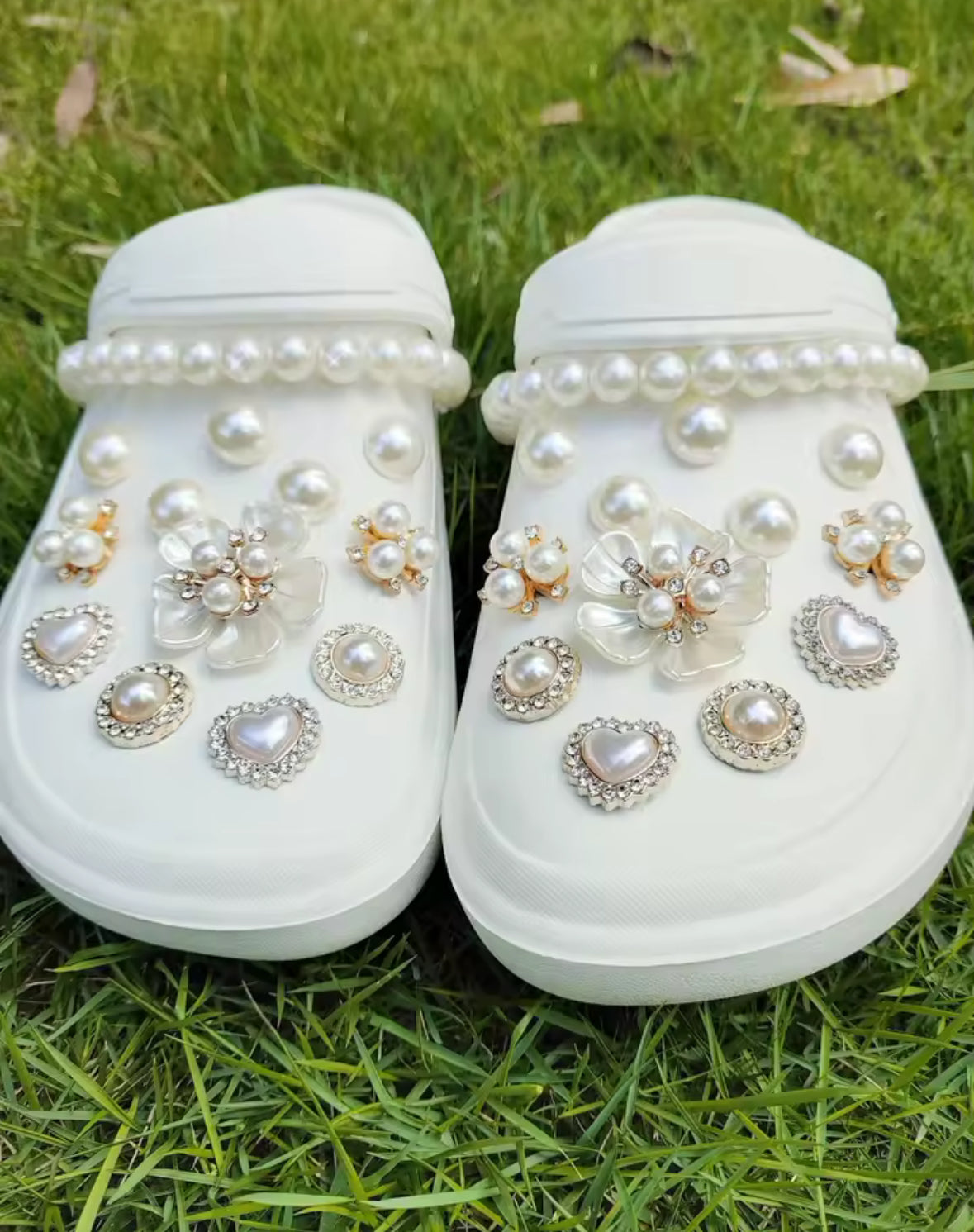 Darling Vintage Pearl Clog Charms Set