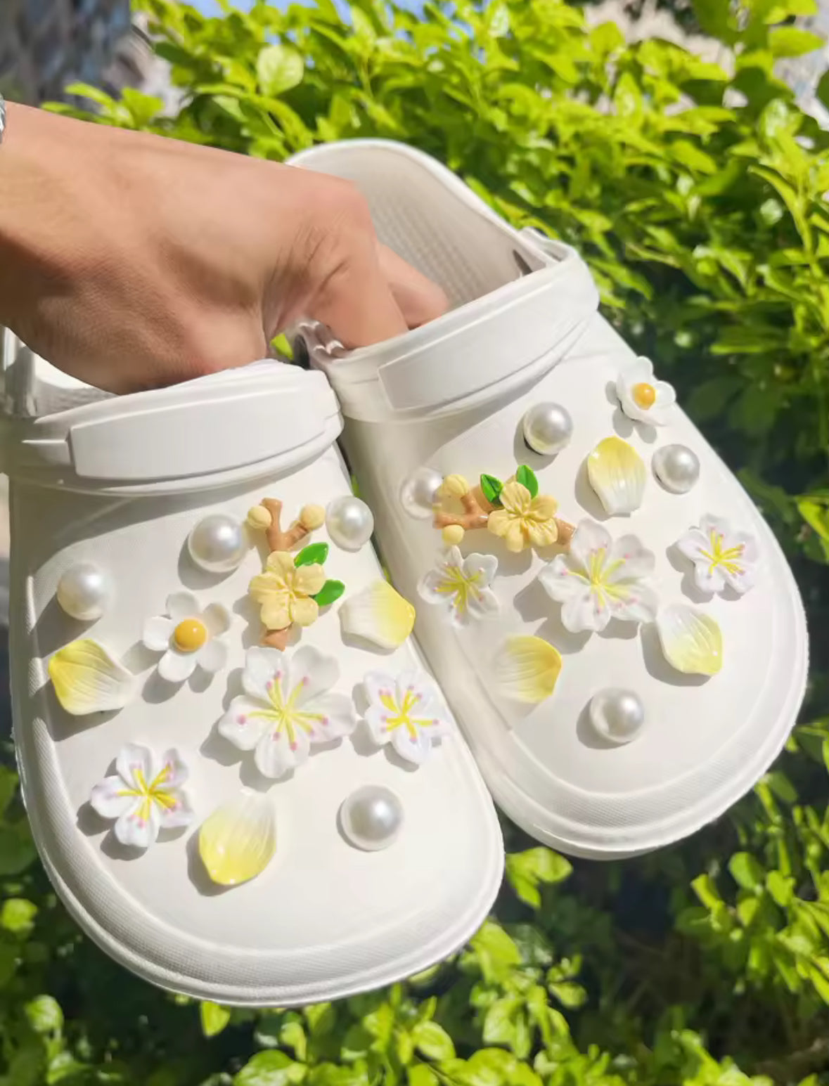 Lemon Lilium Bloom Clog Charms Set
