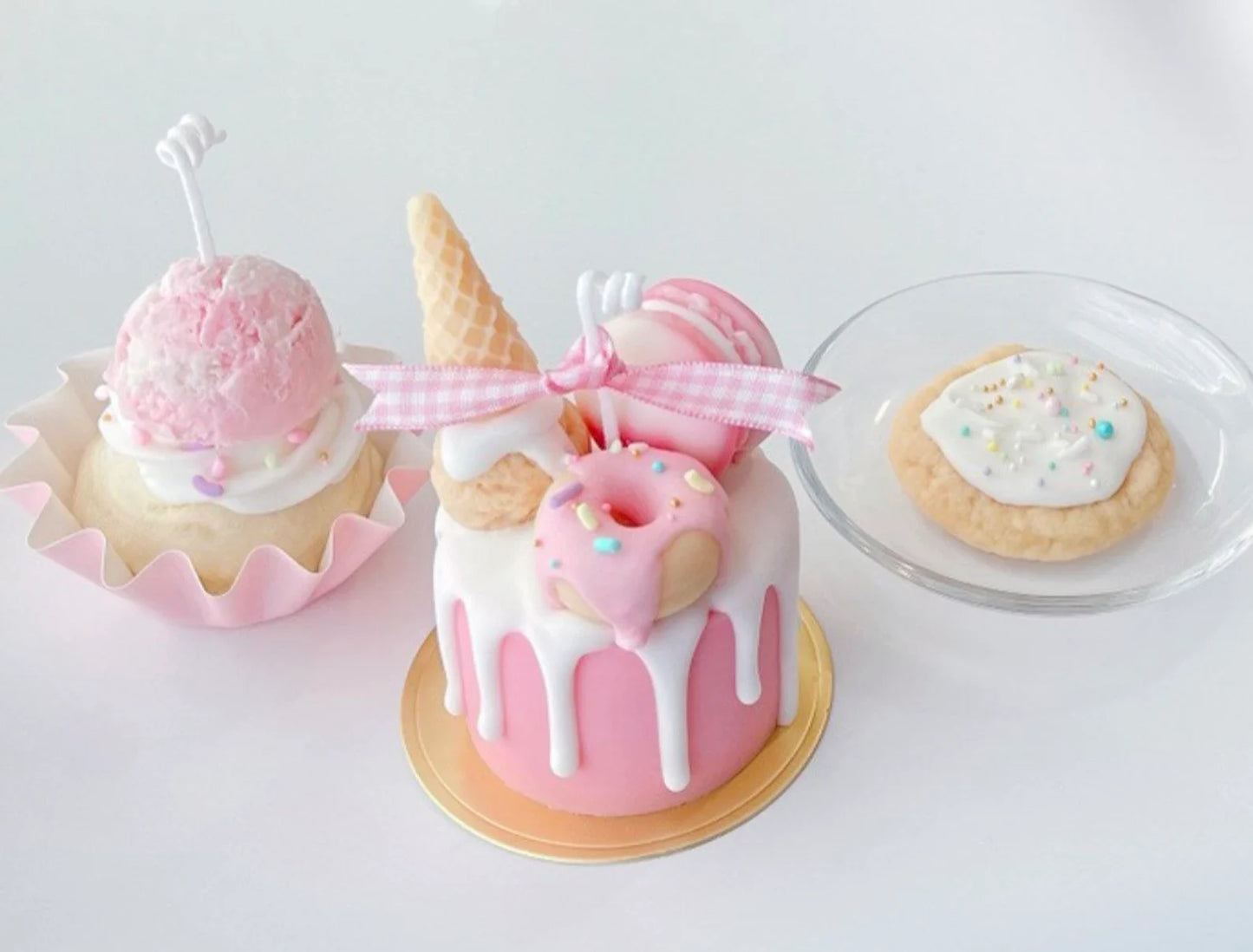 Pink Vanilla Macaroon Ice Cream Mini Dessert Cake Candle