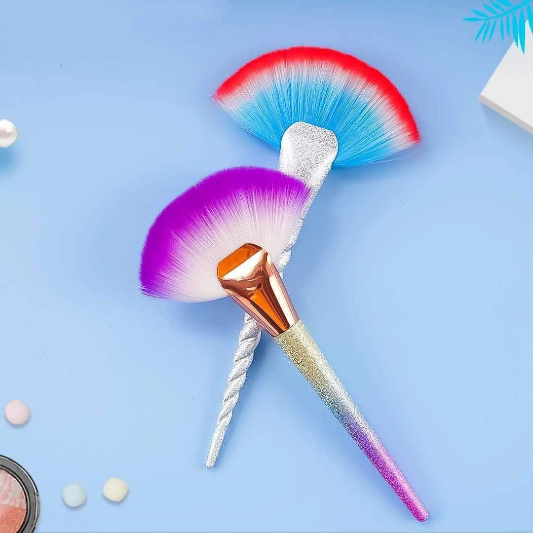 Jumbo Fan Shaped Rainbow Makeup Brush 1pc