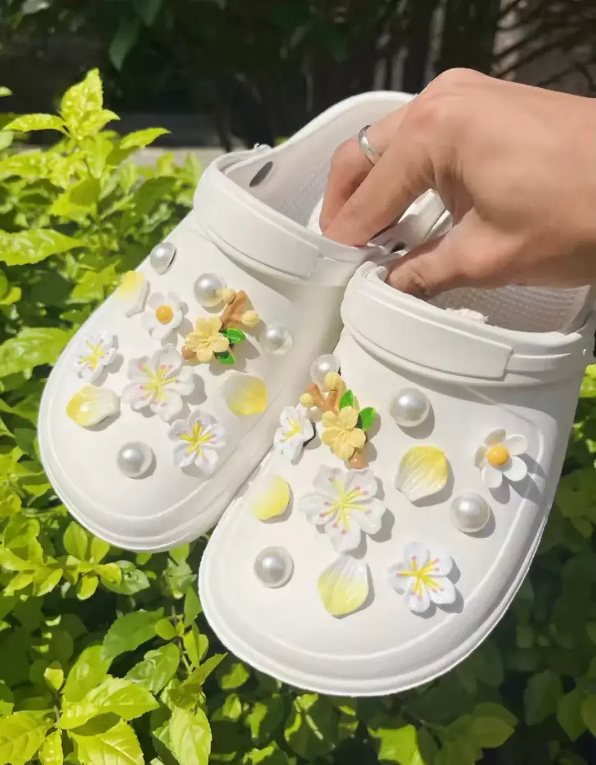 Lemon Lilium Bloom Clog Charms Set