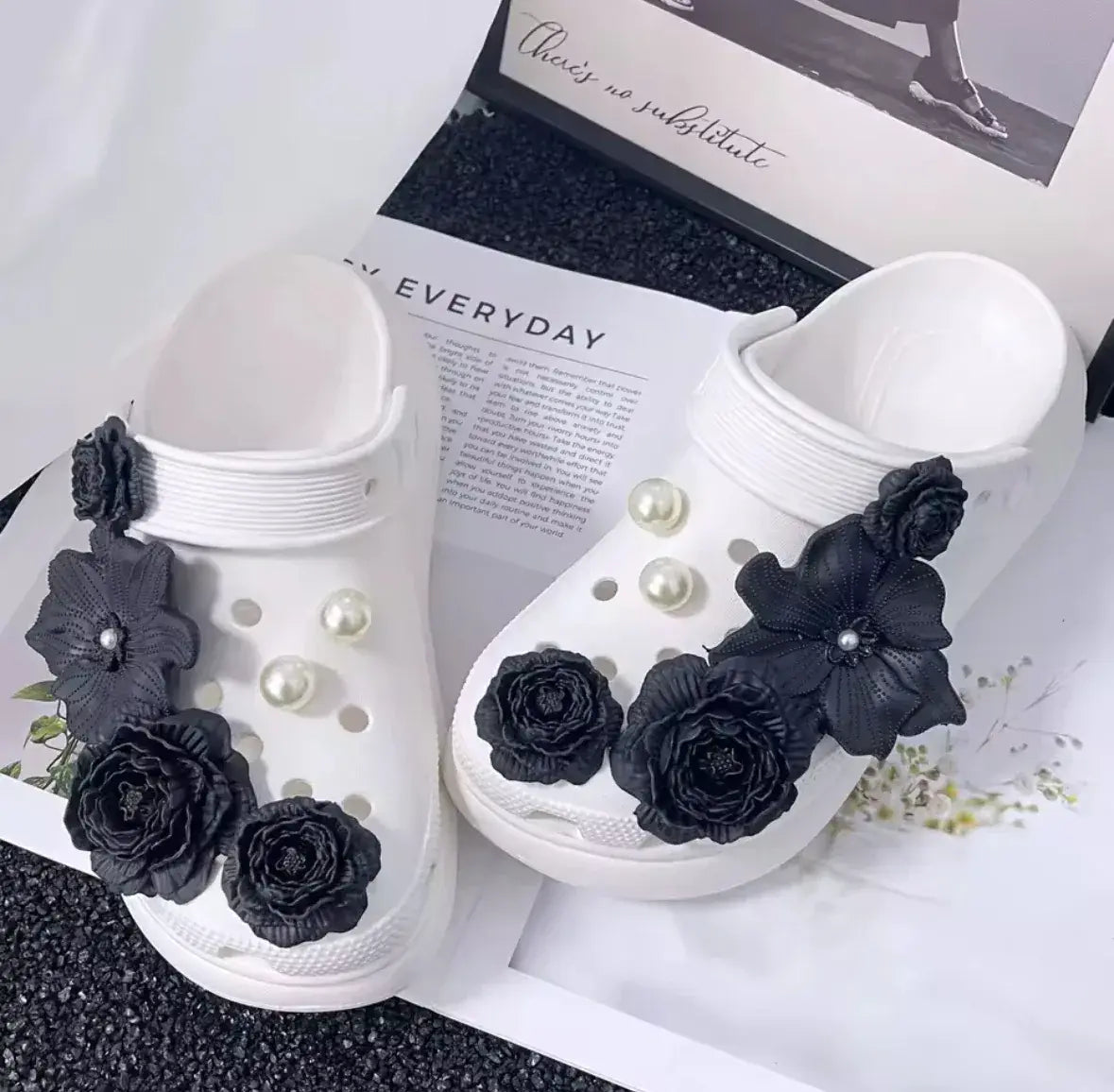 Mega Blossom Blooms Clog Charms Set - Black