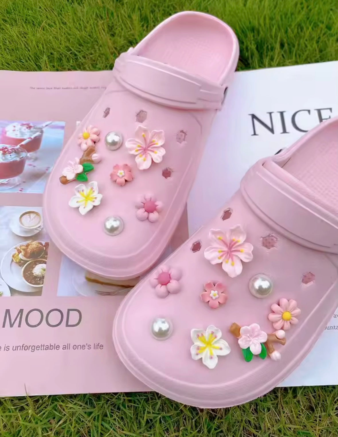 Sakura Blush Petals Clog Charms Set