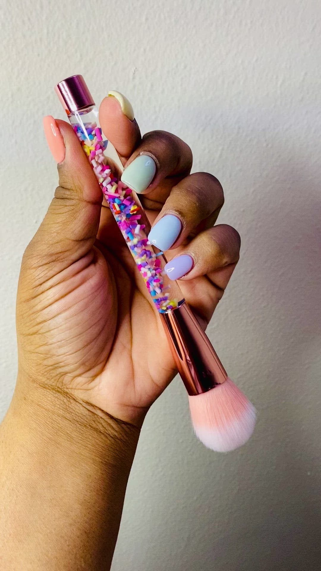 makeup brushes video with sprinkles from pink sweetheart