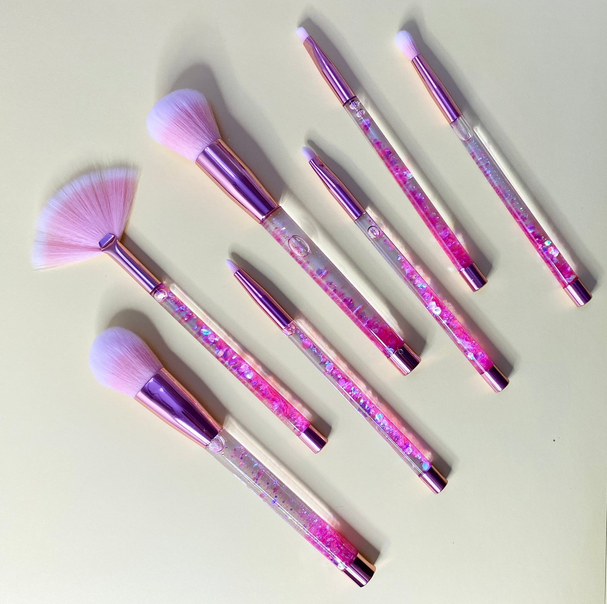 Makeup Brush Set Glitter Acrylic Handle Make Up Brushes for Powder Blush  and Eyeshadow makeup brushes set for Women&Girl (Heart)