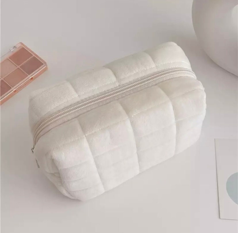 Quilted Medium Cosmetic Bag - White Case of 12 (59939 X 12)