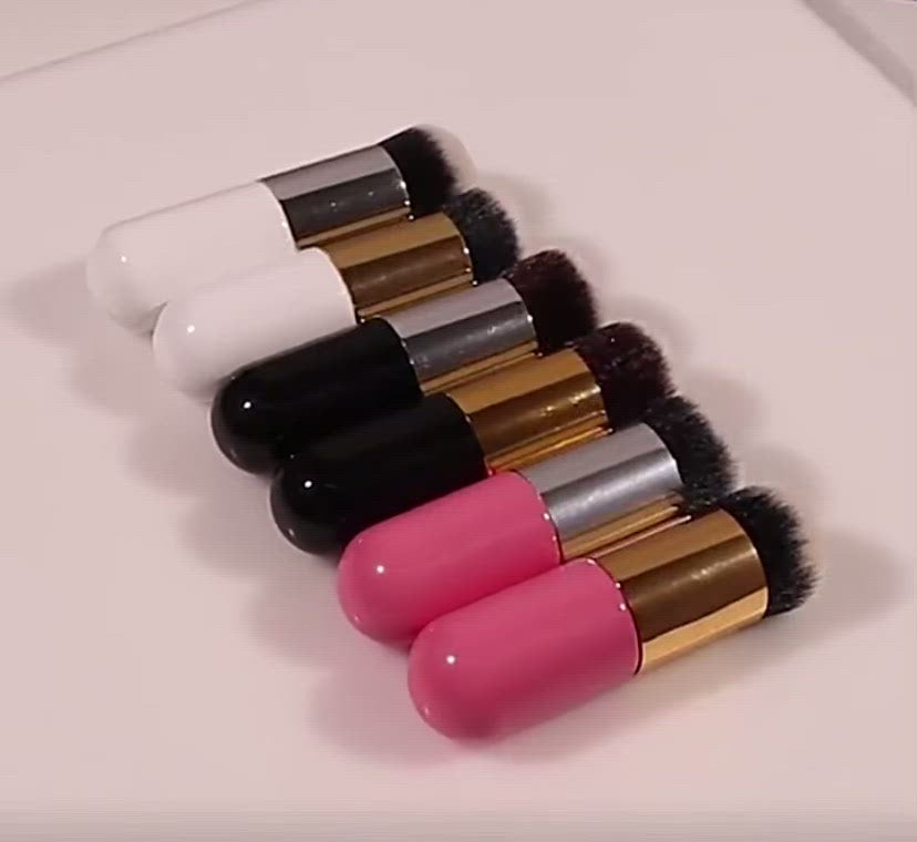 Chubby Chibi Makeup Blending Brush video