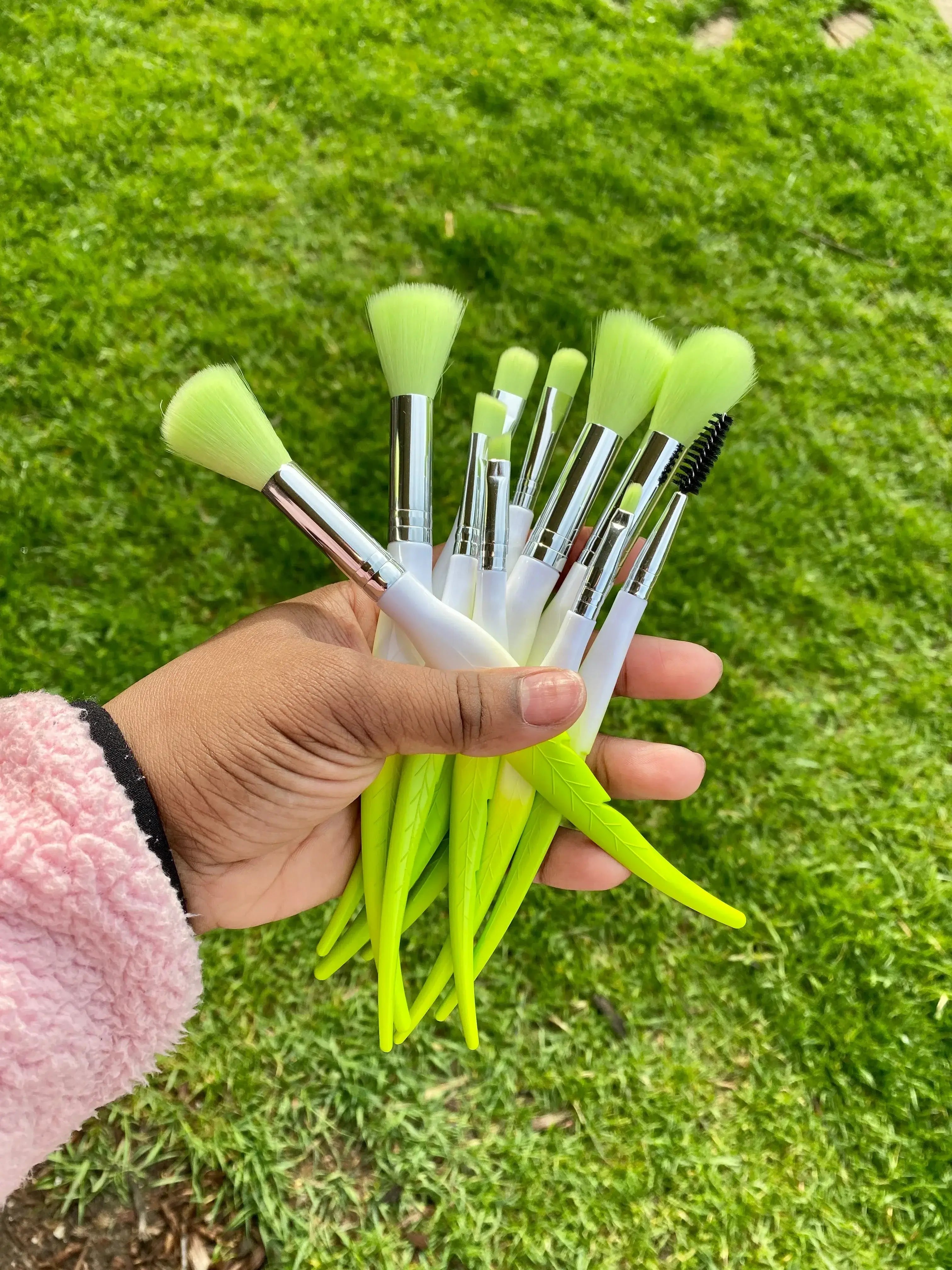 Gradient Ombre Feather Makeup Brush Set 10pc